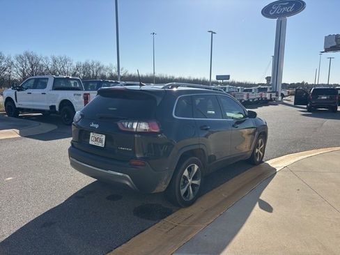 Used 2019 Jeep Cherokee Limited image 5
