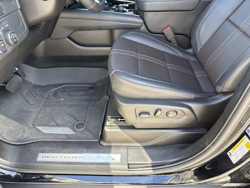 Used 2025 Chevrolet Tahoe High Country image 21