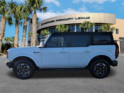 Used 2022 Ford Bronco Outer Banks image 9