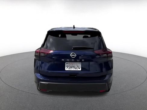 Used 2025 Nissan Rogue SV FWD image 10