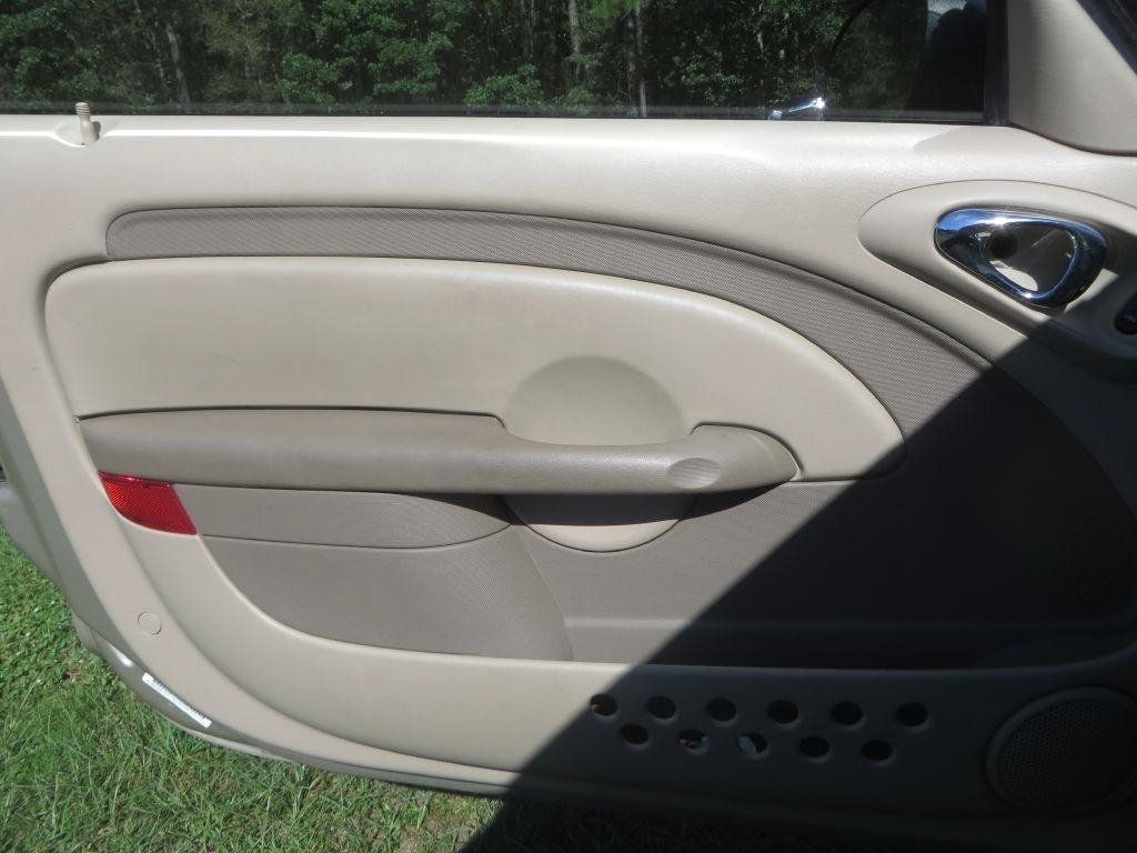 Used 2006 Chrysler PT Cruiser Touring FWD image 21