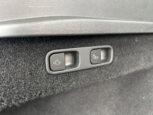 Used 2025 Tesla Model Y Long Range RWD image 45