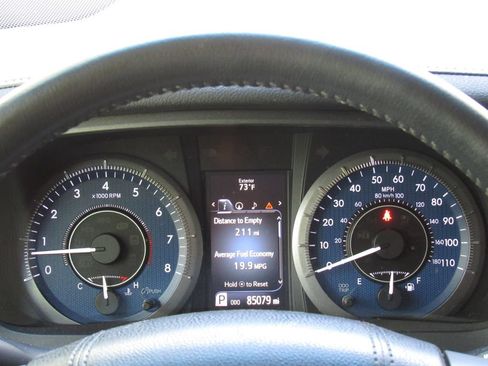 Used 2015 Toyota Sienna XLE Premium FWD image 26