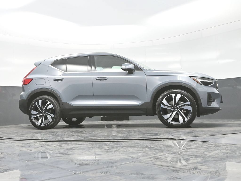 Used 2023 Volvo XC40 B5 Ultimate w/ Protection Package Premier AWD/4WD image 29