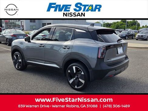 Used 2025 Nissan Kicks SR w/ Illumination Package FWD image 9