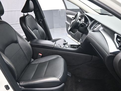 Used 2021 INFINITI QX50 Sensory image 2