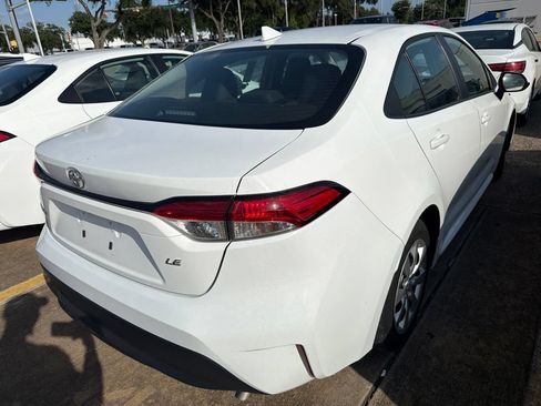 Used 2025 Toyota Corolla LE FWD image 5