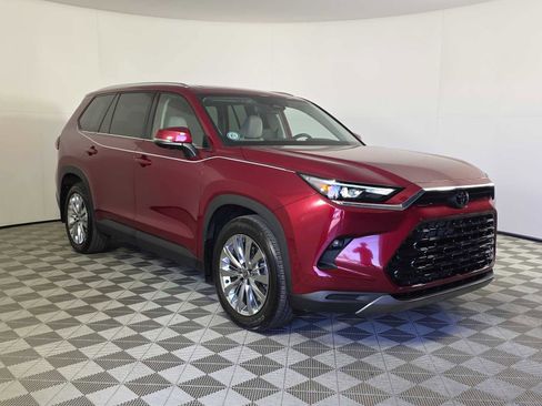 Used 2024 Toyota Grand Highlander Platinum image 2