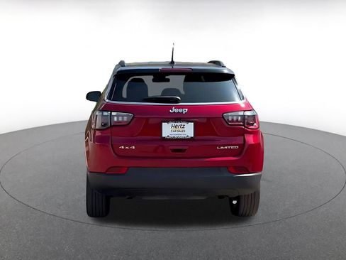 Used 2025 Jeep Compass Limited image 12