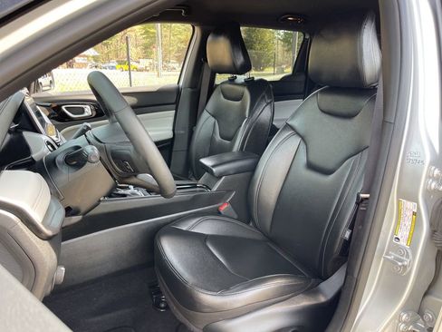 Certified 2025 Jeep Compass Limited AWD/4WD image 18
