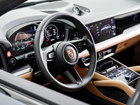 Certified 2026 Porsche Cayenne Coupe AWD/4WD image 9
