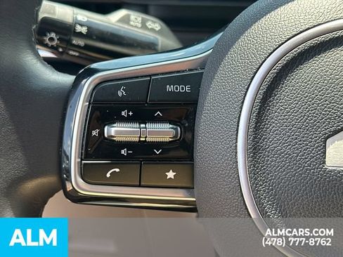 Used 2025 Kia Carnival FWD image 26