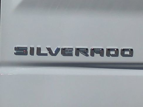 Used 2024 Chevrolet Silverado 1500 LT Trail Boss w/ LT Trail Boss Premium Package AWD/4WD image 10