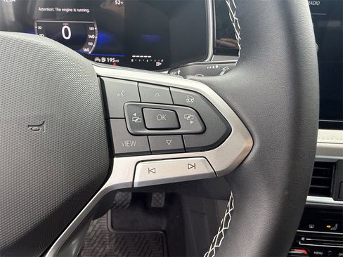 New 2026 Volkswagen Taos SE image 15