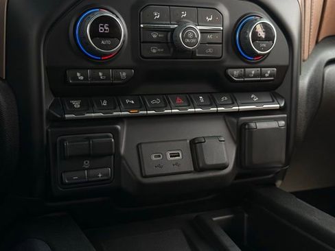 Used 2023 Chevrolet Silverado 2500 High Country w/ Z71 Off-Road Package AWD/4WD image 29