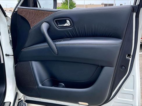 Used 2017 INFINITI QX80 2WD image 21