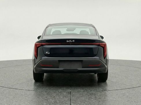 Used 2025 Kia K4 LXS image 7