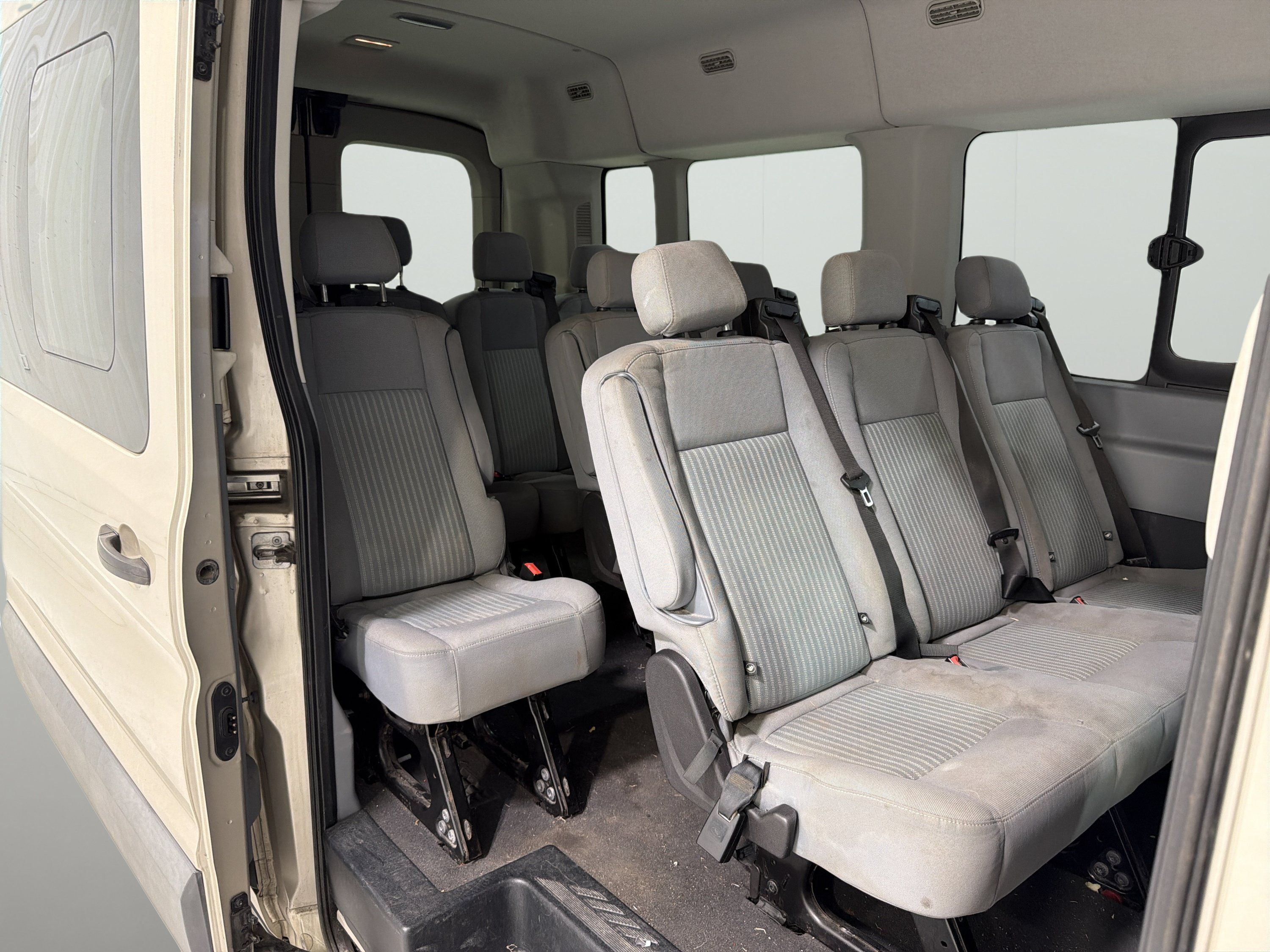 Used 2017 Ford Transit 350 XLT RWD image 11