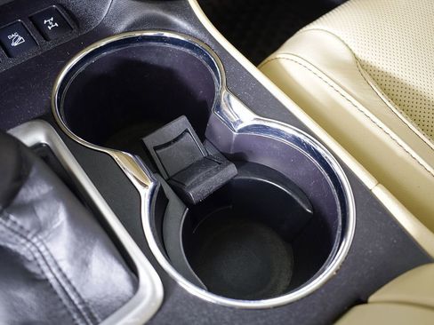 Used 2017 Toyota Highlander Limited image 38