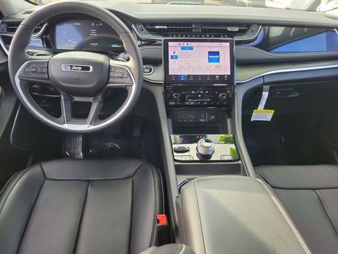 Used 2023 Jeep Grand Cherokee 4WD 4xe w/ Luxury Tech Group II image 9