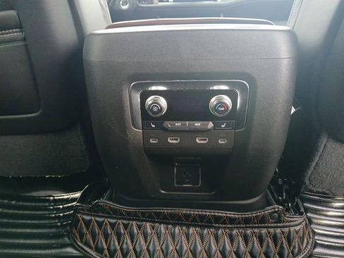 Used 2023 GMC Yukon XL Denali Ultimate image 15