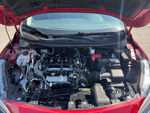Used 2025 Nissan Versa SV FWD image 30