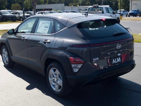 New 2027 Hyundai Kona SE FWD image 8