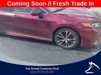 Used 2018 Toyota Camry SE w/ Moonroof Package FWD video 1