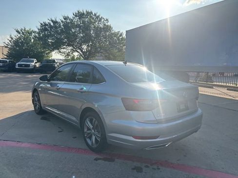 Used 2019 Volkswagen Jetta R-Line w/ R-Line Cold Weather Package FWD image 7