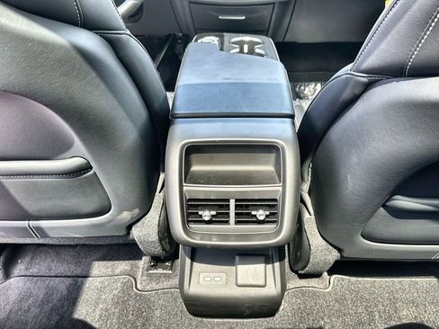 Used 2024 Cadillac Lyriq Luxury image 22