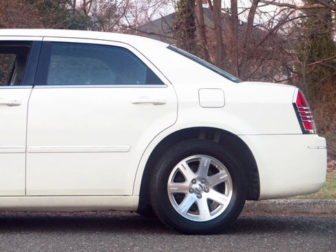 Used 2006 Chrysler 300 Touring w/ Comfort/Convenience Group image 26