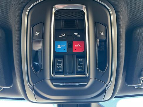 New 2025 Jeep Grand Cherokee Laredo image 25