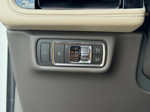 Used 2024 Lincoln Aviator Reserve w/ Equipment Group 201A AWD/4WD image 36