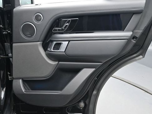 Used 2020 Land Rover Range Rover HSE image 25