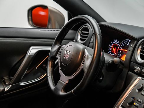 Used 2009 Nissan GT-R Premium AWD/4WD image 64