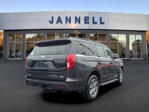 New 2026 Ford Expedition Active image 3