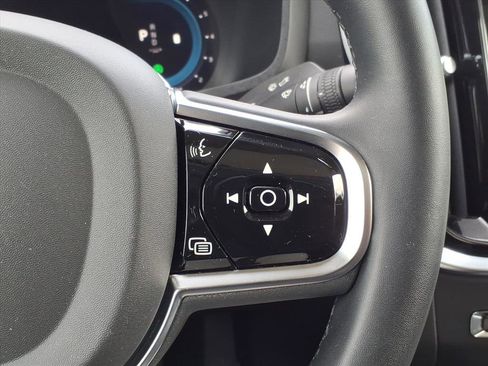 Used 2024 Volvo S60 B5 Plus image 21