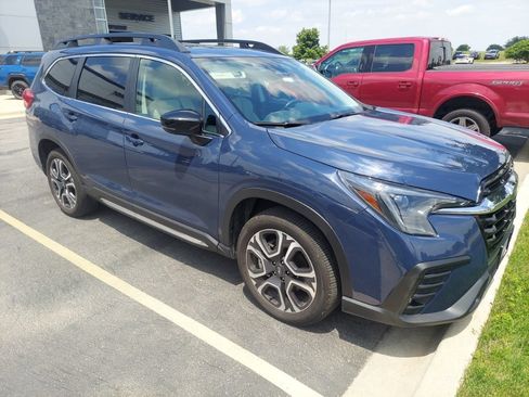 Used 2024 Subaru Ascent Limited w/ Technology Package AWD/4WD image 2