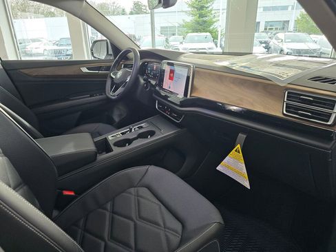 New 2026 Volkswagen Atlas SE image 37