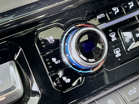 Certified 2025 GMC Sierra 1500 AT4X image 20