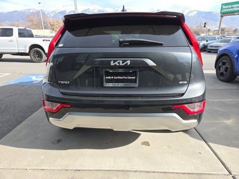 Used 2023 Kia Niro EX Touring image 6