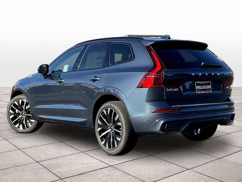 New 2026 Volvo XC60 B5 Ultra w/ Climate Package image 3