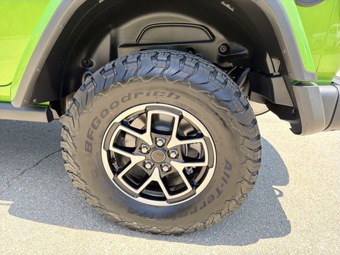Used 2025 Jeep Wrangler Unlimited Rubicon w/ Steel Bumper Group AWD/4WD image 20