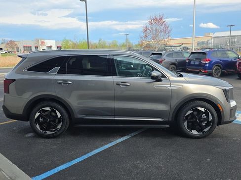 New 2026 Kia Sorento EX FWD image 10