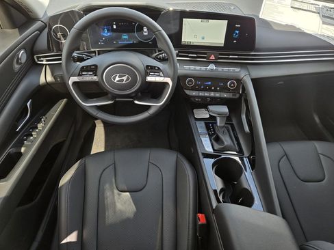 New 2026 Hyundai Elantra Limited FWD image 21