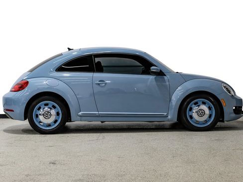 Used 2014 Volkswagen Beetle 2.5 FWD image 5