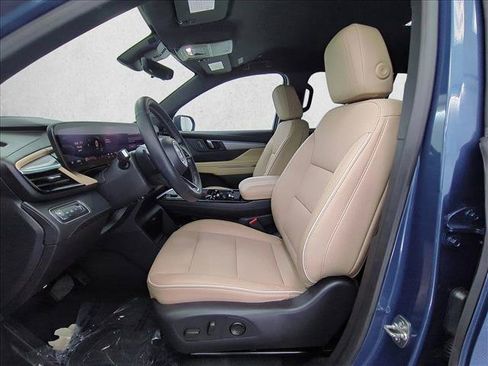 Used 2026 Buick Enclave Preferred w/ Power Package FWD image 16