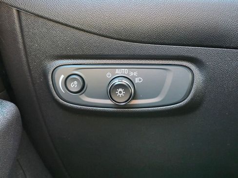 Used 2023 Chevrolet Equinox LT image 22