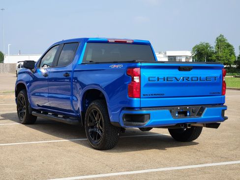 Used 2026 Chevrolet Silverado 1500 Custom w/ Turbomax Blackout Package AWD/4WD image 4