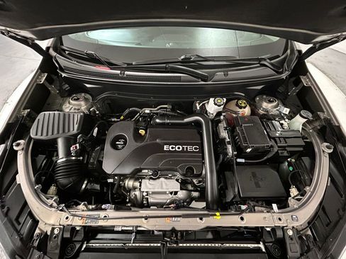 Used 2018 Chevrolet Equinox Premier image 21